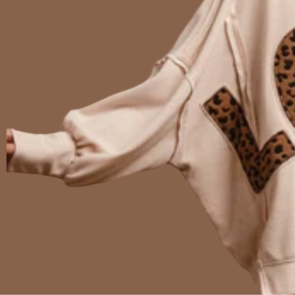 NWT! OVERSIZED WOMENS TOP BY BIBI. SIZE 3X. CREAM W/ LEOPARD PRINT. ROUND NECK. - Picture 3 of 15